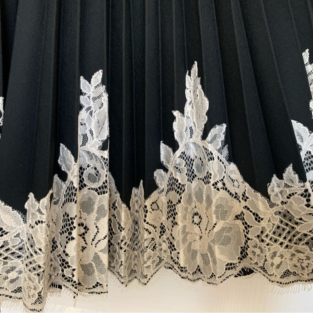 NWT Robert Rodriguez: Designer Black Pleated Skirt, White Lace, Midi Length 8 - Picture 7 of 10